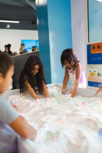 Safe indoor playground in Los Angeles - Ball n Bounce